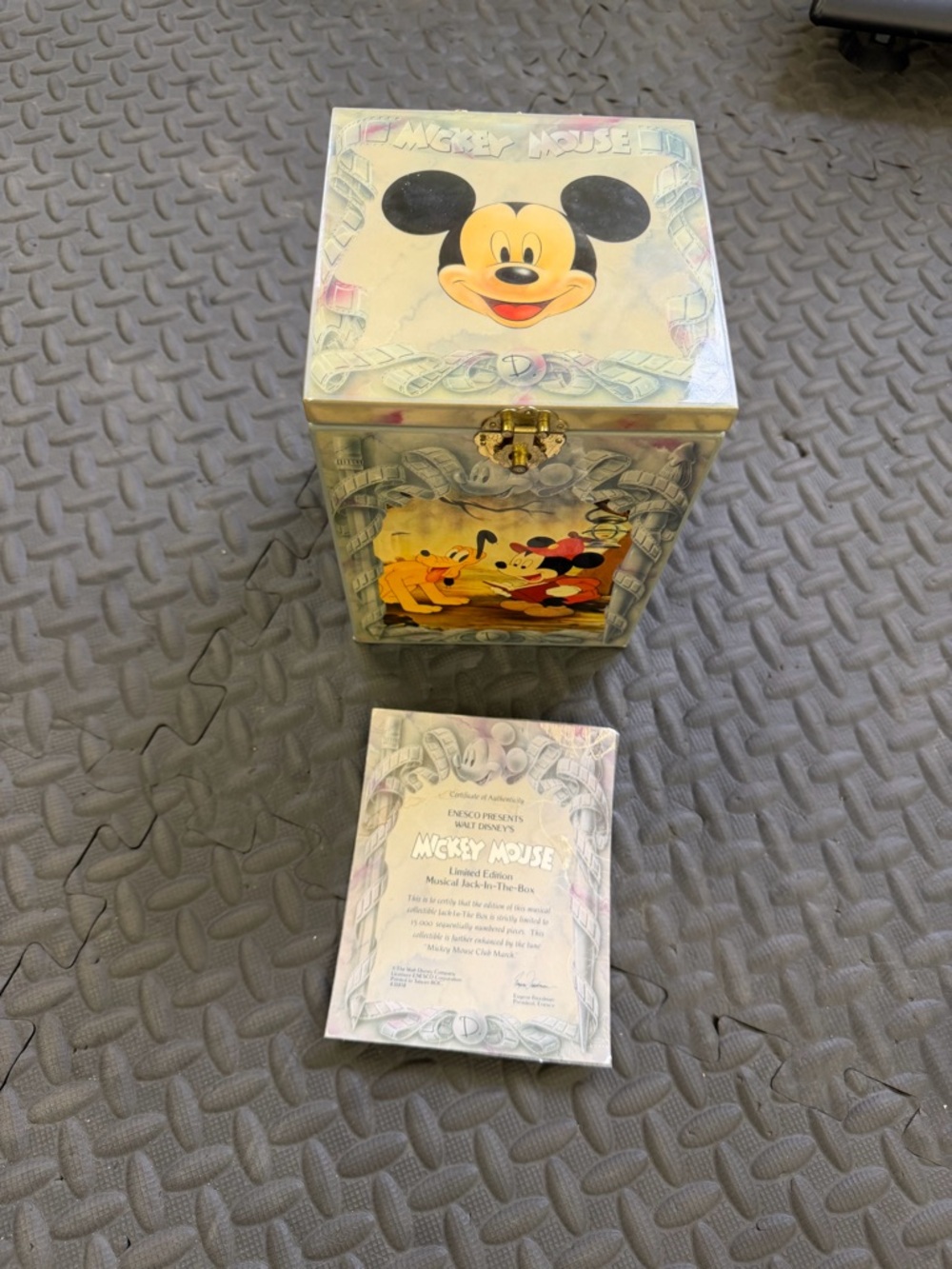 Walt Disney’s Mickey Mouse Limited Edition Musical Jack-In-The-Box - Picture 3 of 12